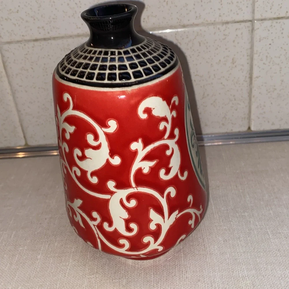 Pier‎ 1 Imports Oriental Boho style Bud Vase red black white